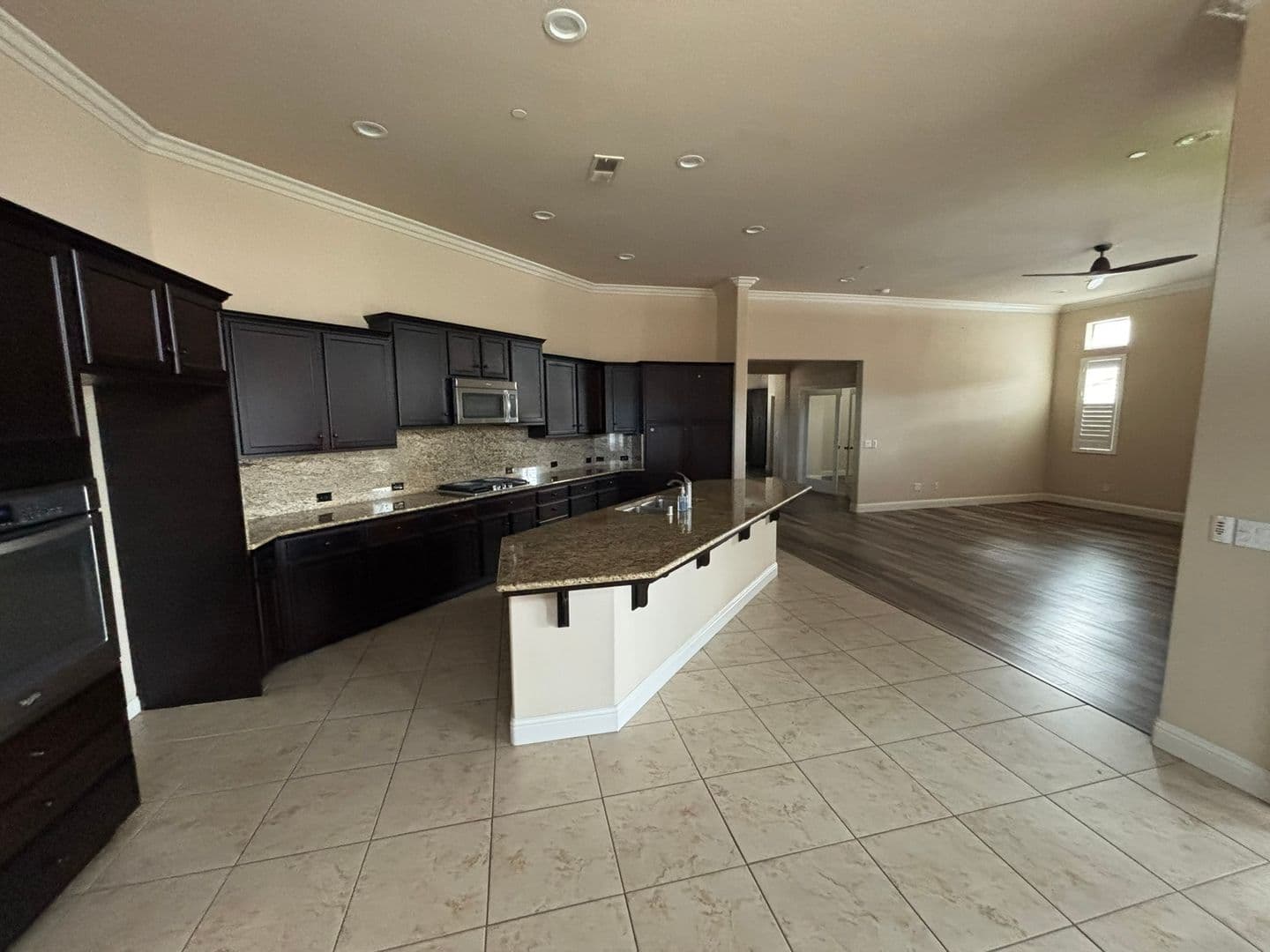 BAKERSFIELD House: 14802 YELLOW LUPINE DR.