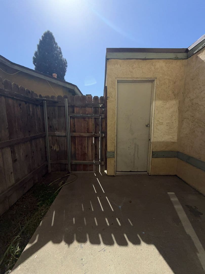 BAKERSFIELD Apartment: 4501 ISLA VERDE ST (A-D)