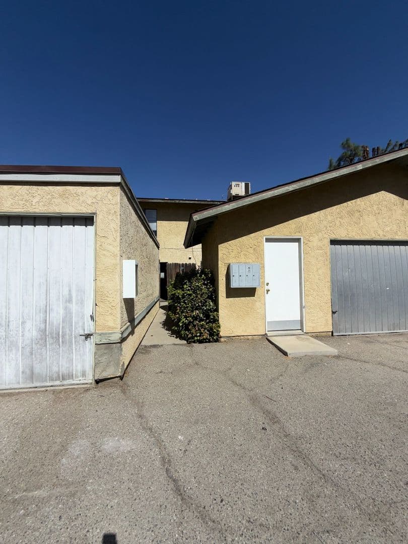BAKERSFIELD Apartment: 4501 ISLA VERDE ST (A-D)