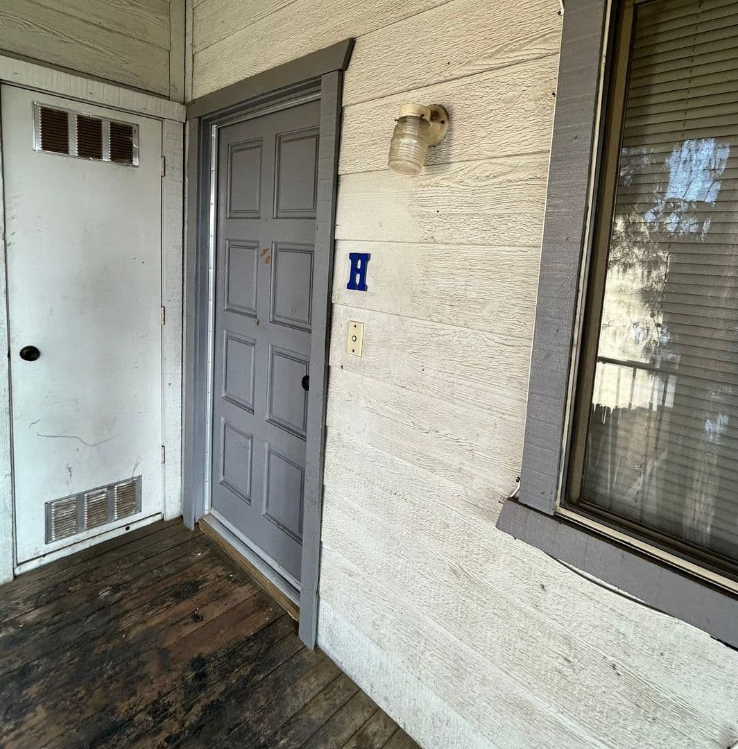 BAKERSFIELD Apartment: 3313 CHESTER LN A-I