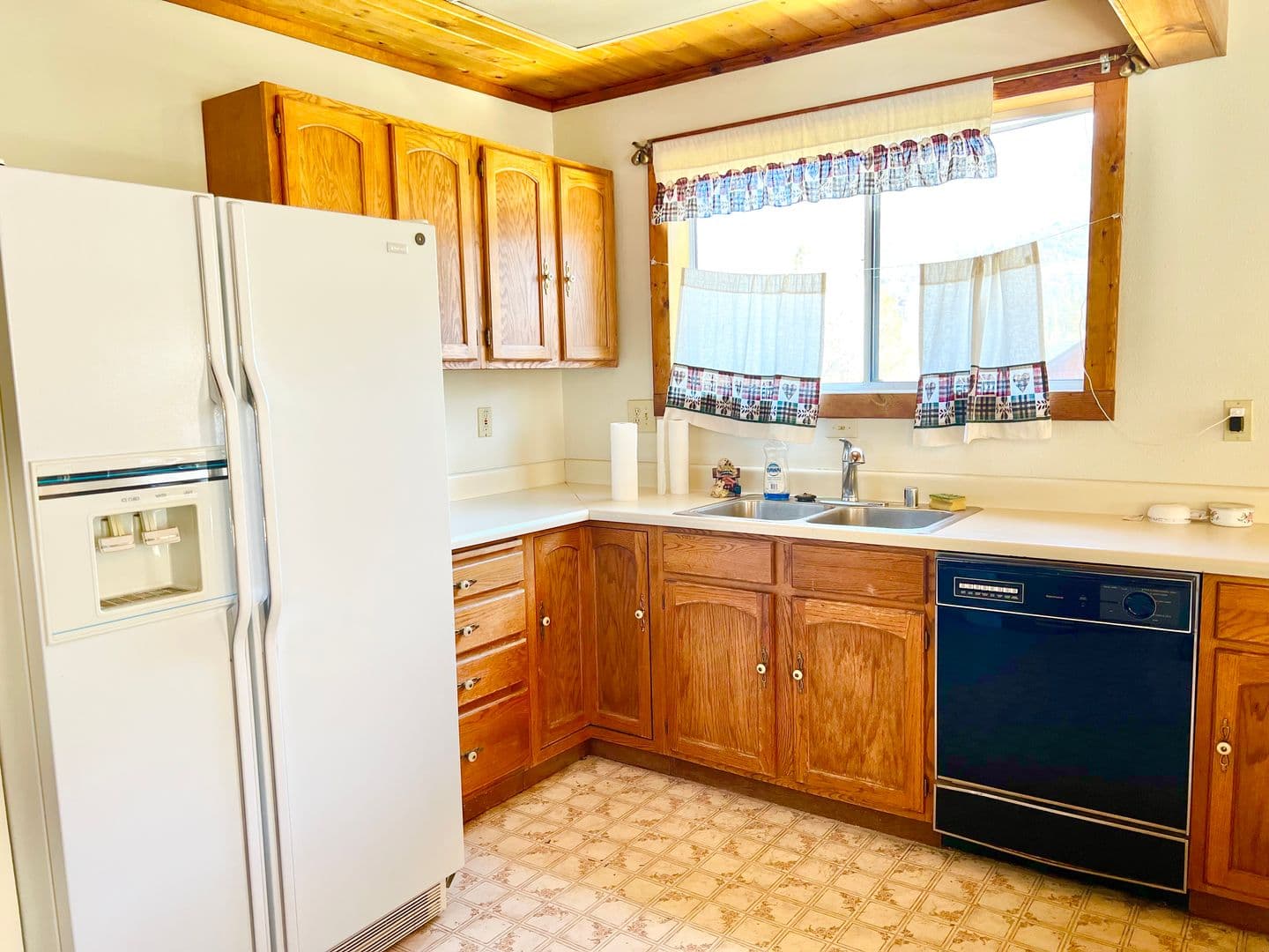 PINE MOUNTAIN CLUB House: 16420 HURON DR