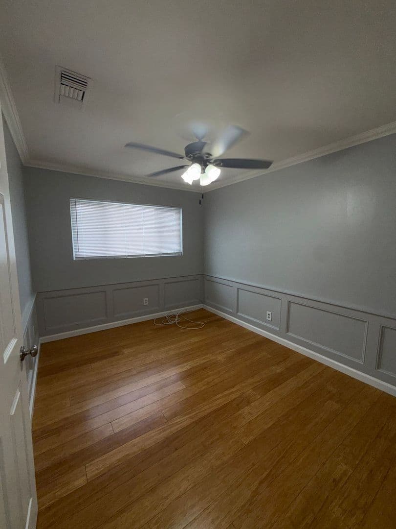 BAKERSFIELD Apartment: 2520-2528 DRAKE ST