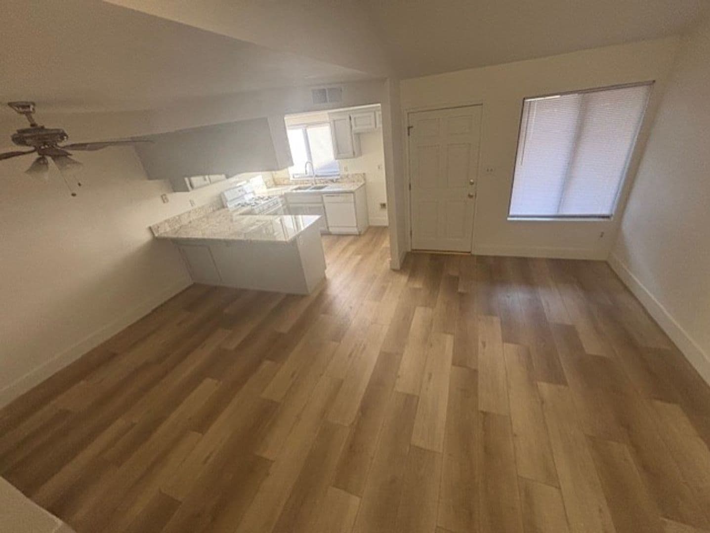 BAKERSFIELD Townhome: 817 QUAIL LN # 13