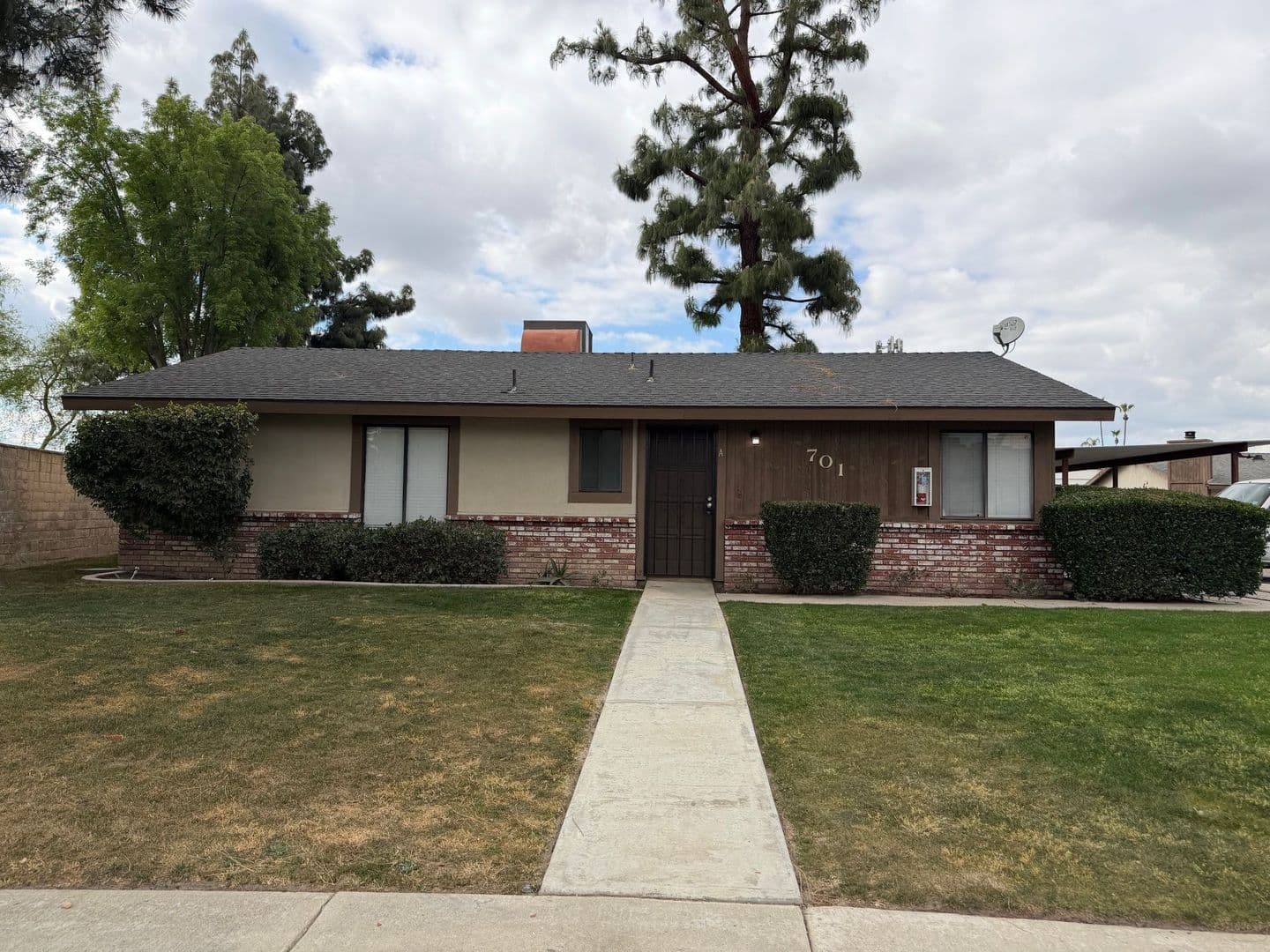 BAKERSFIELD Apartment: 701 DESERET WAY