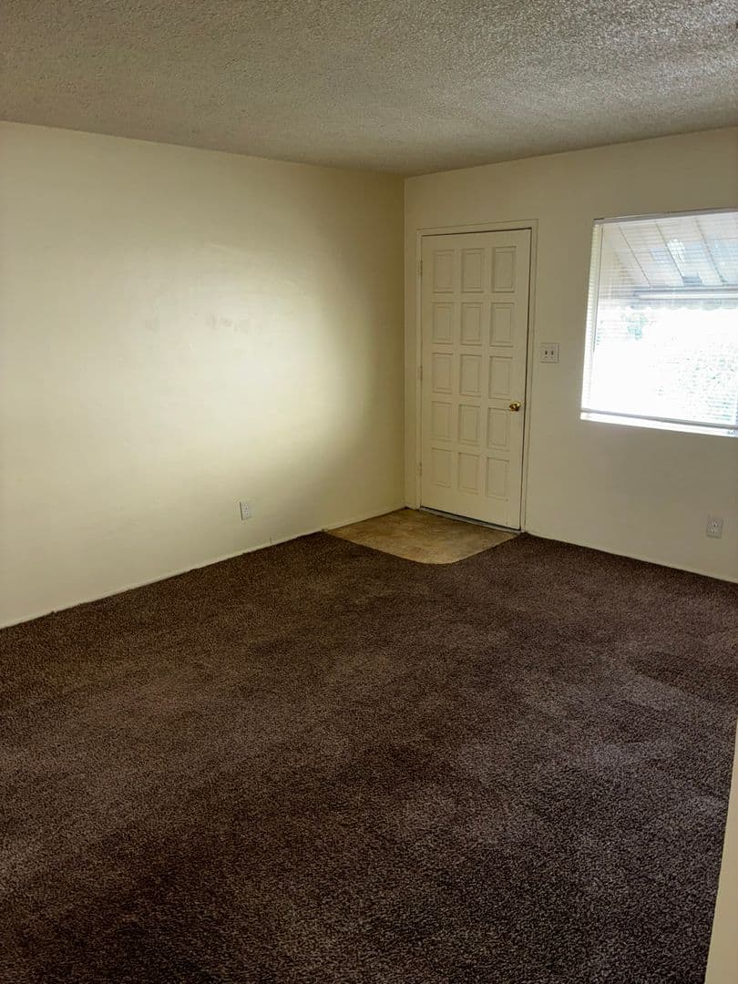 BAKERSFIELD Apartment: 226 STINE RD