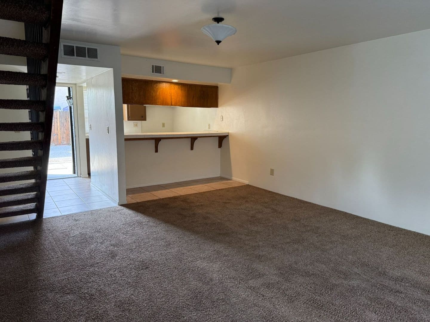 BAKERSFIELD Apartment: 2428 ERIC WAY