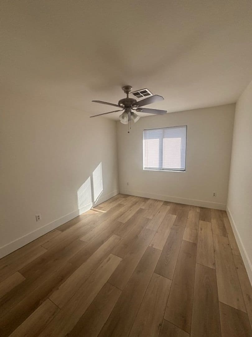 BAKERSFIELD Townhome: 817 QUAIL LN # 13