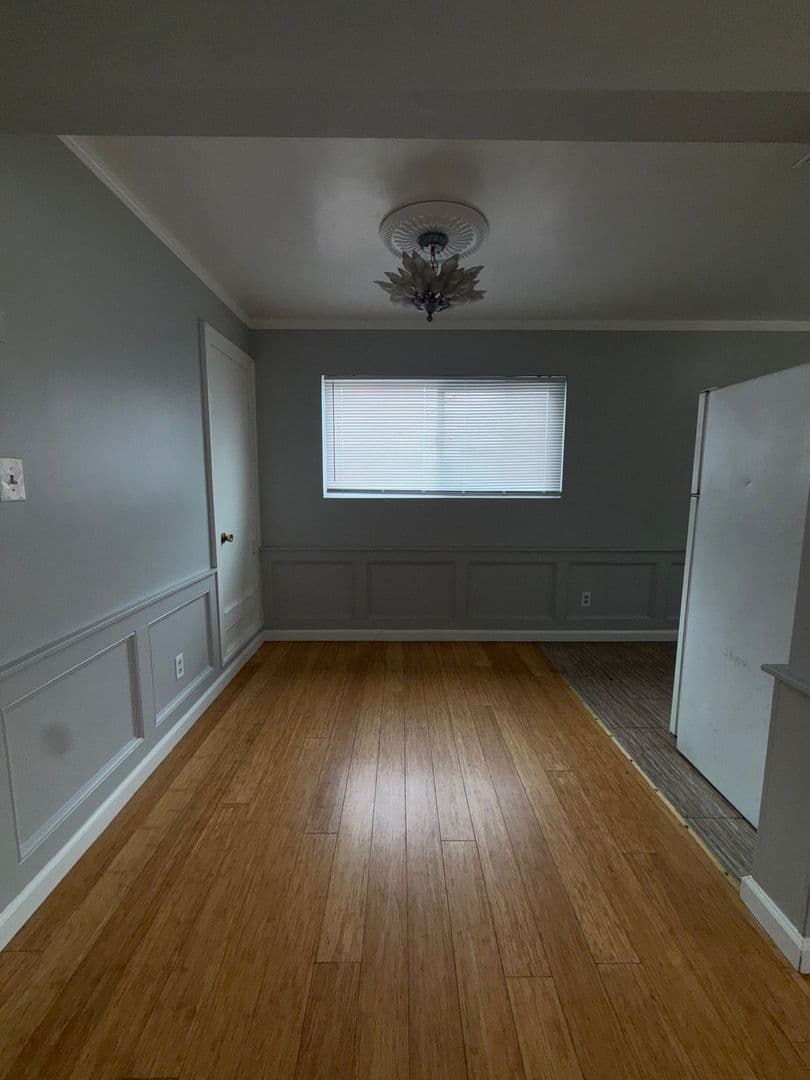 BAKERSFIELD Apartment: 2520-2528 DRAKE ST
