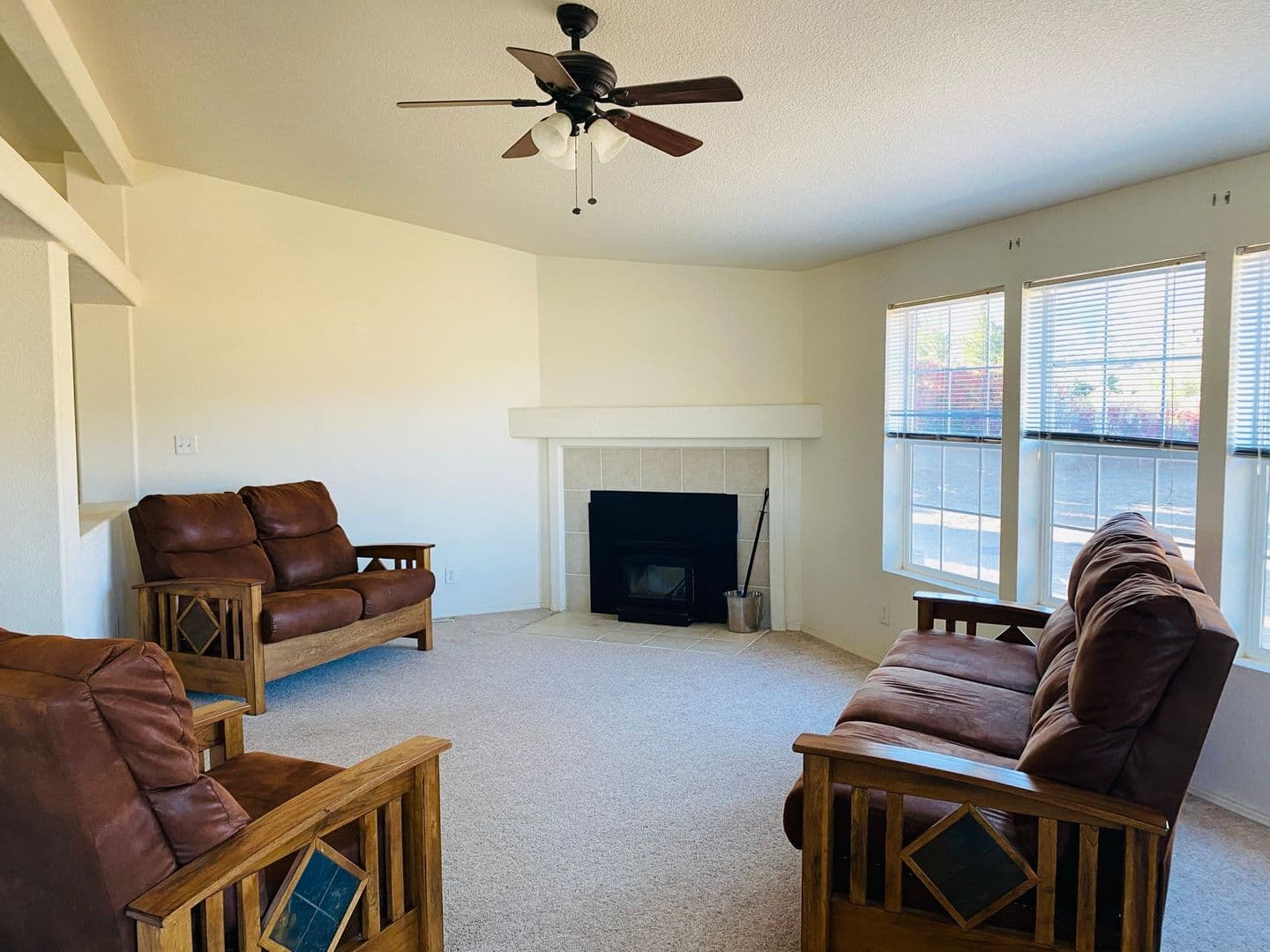 LEBEC House: 801 CUDDY CANYON RD