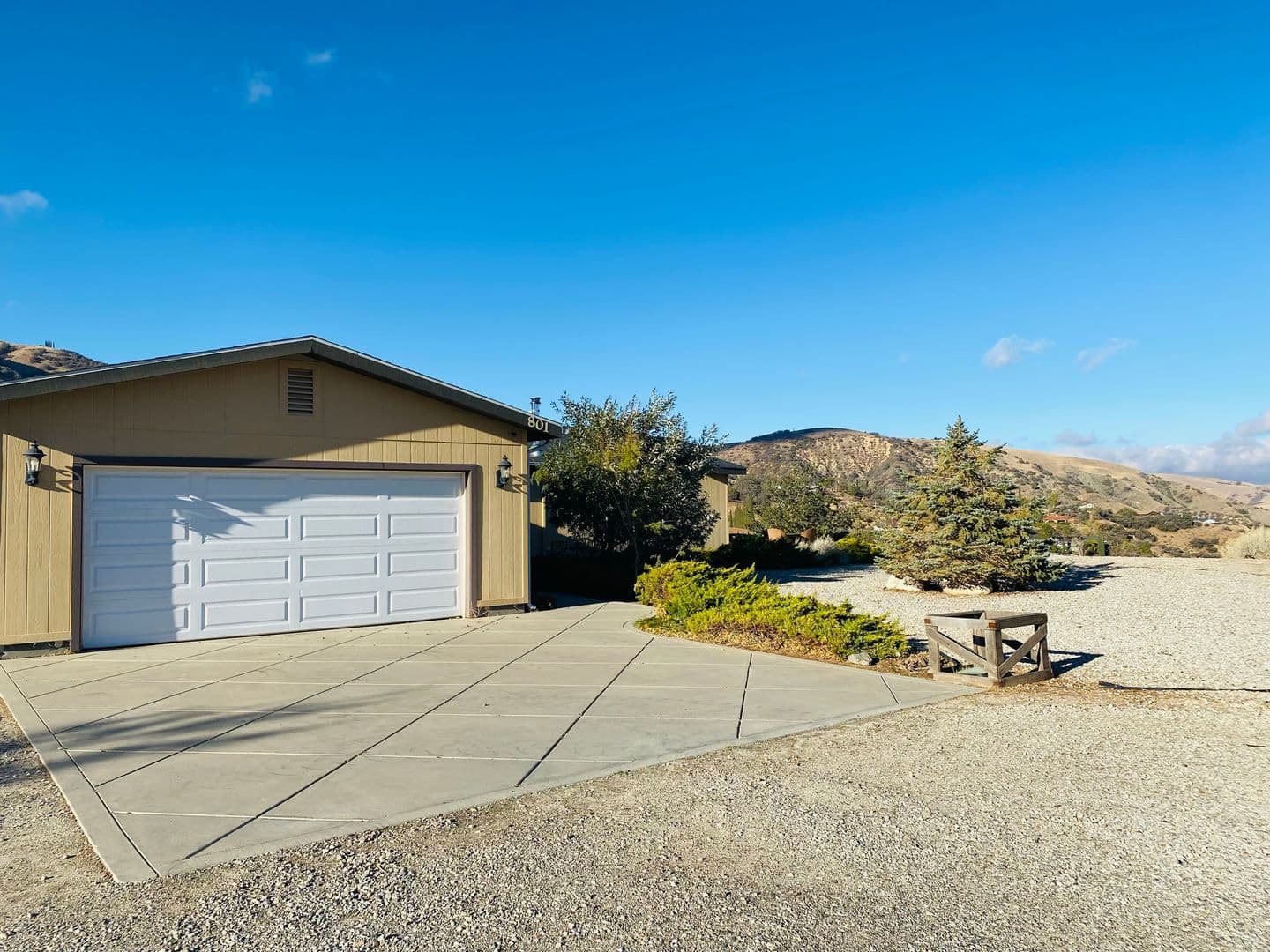 LEBEC House: 801 CUDDY CANYON RD