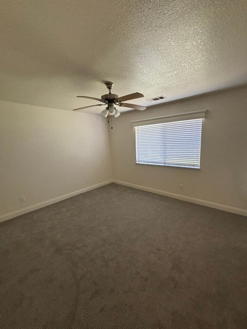 BAKERSFIELD House: 11009 BAHIA CT