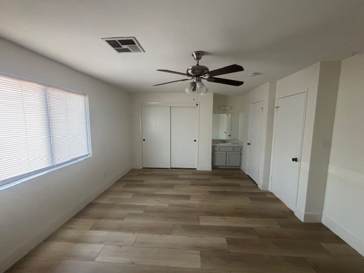 BAKERSFIELD Townhome: 817 QUAIL LN # 13