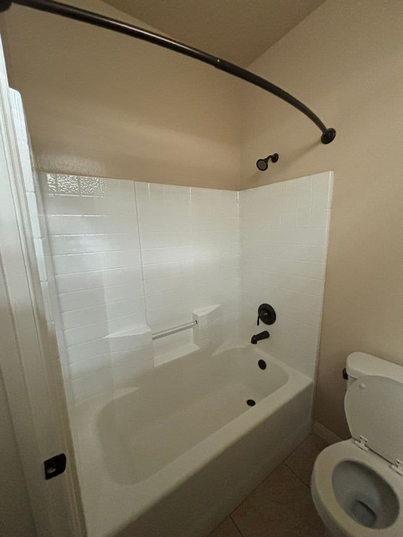 BAKERSFIELD House: 14802 YELLOW LUPINE DR.