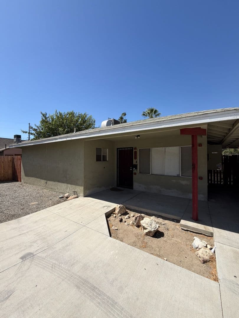 BAKERSFIELD Apartment: 319 HOLTBY ROAD