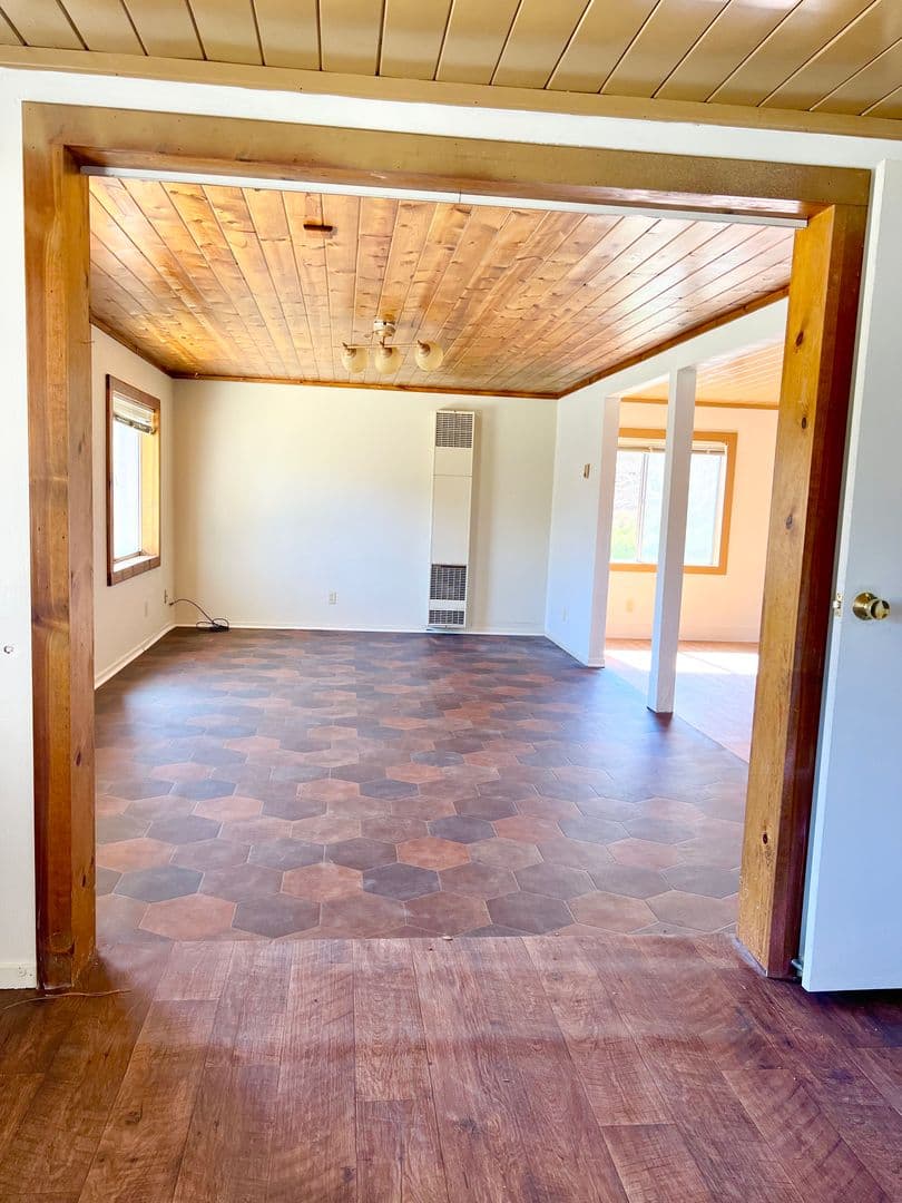 PINE MOUNTAIN CLUB House: 16420 HURON DR
