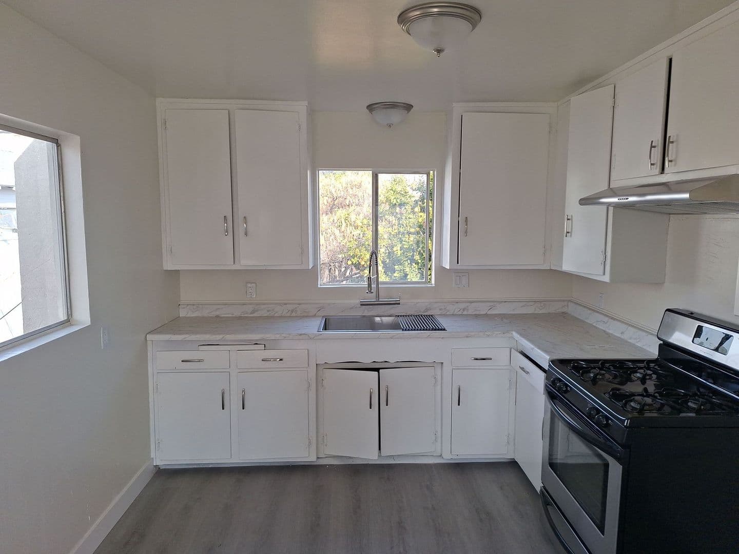 BAKERSFIELD Apartment: 224 WILSON AVE