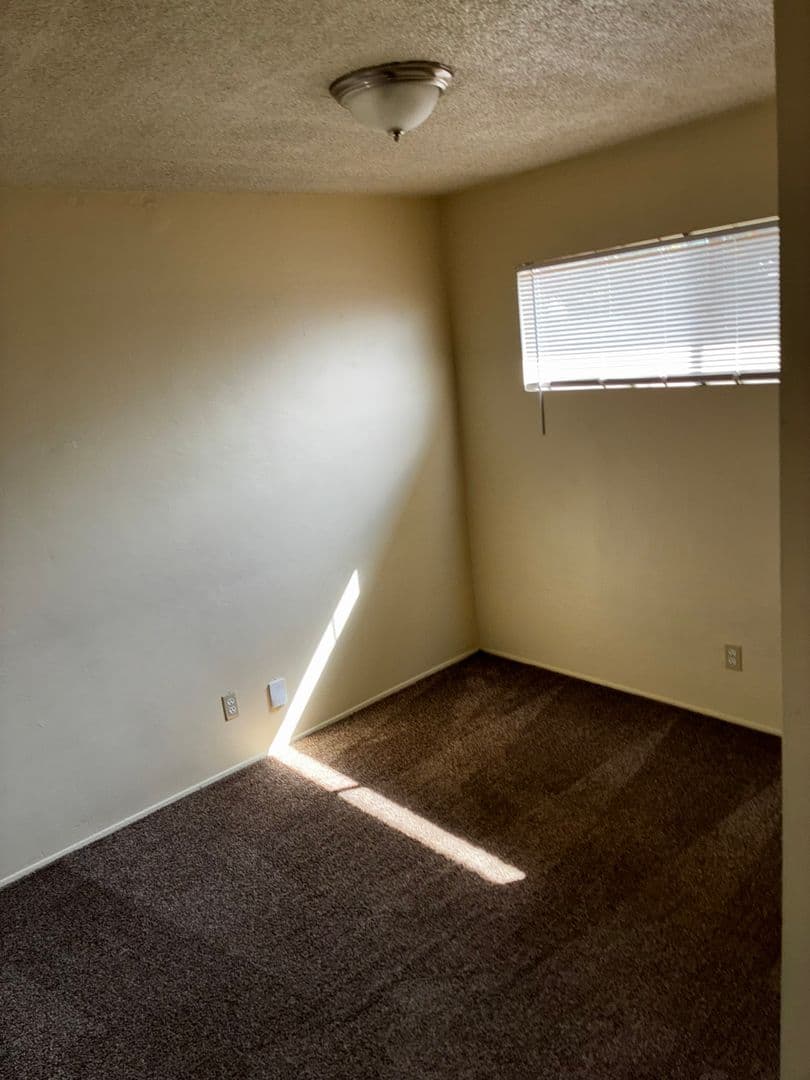 BAKERSFIELD Apartment: 226 STINE RD