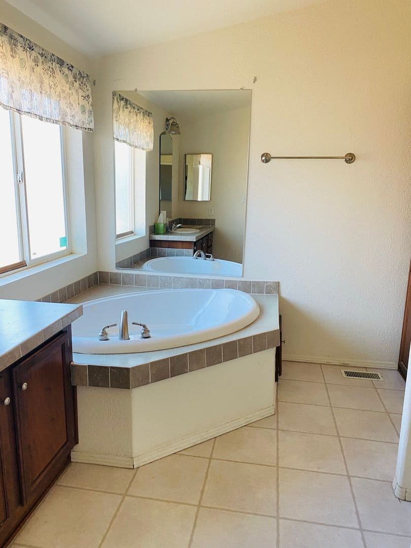 LEBEC House: 801 CUDDY CANYON RD
