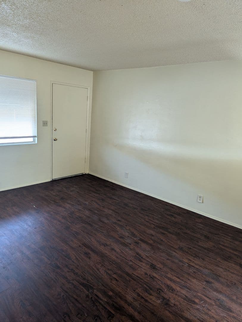 BAKERSFIELD Apartment: 226 STINE RD