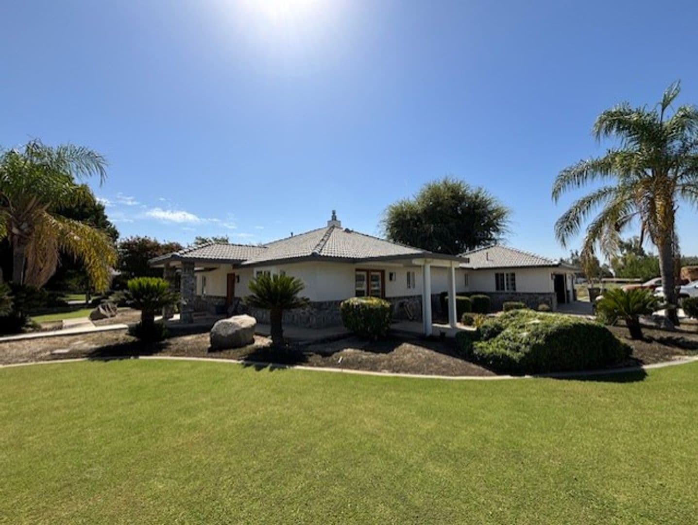 BAKERSFIELD House: 1555 KUHIO ST.