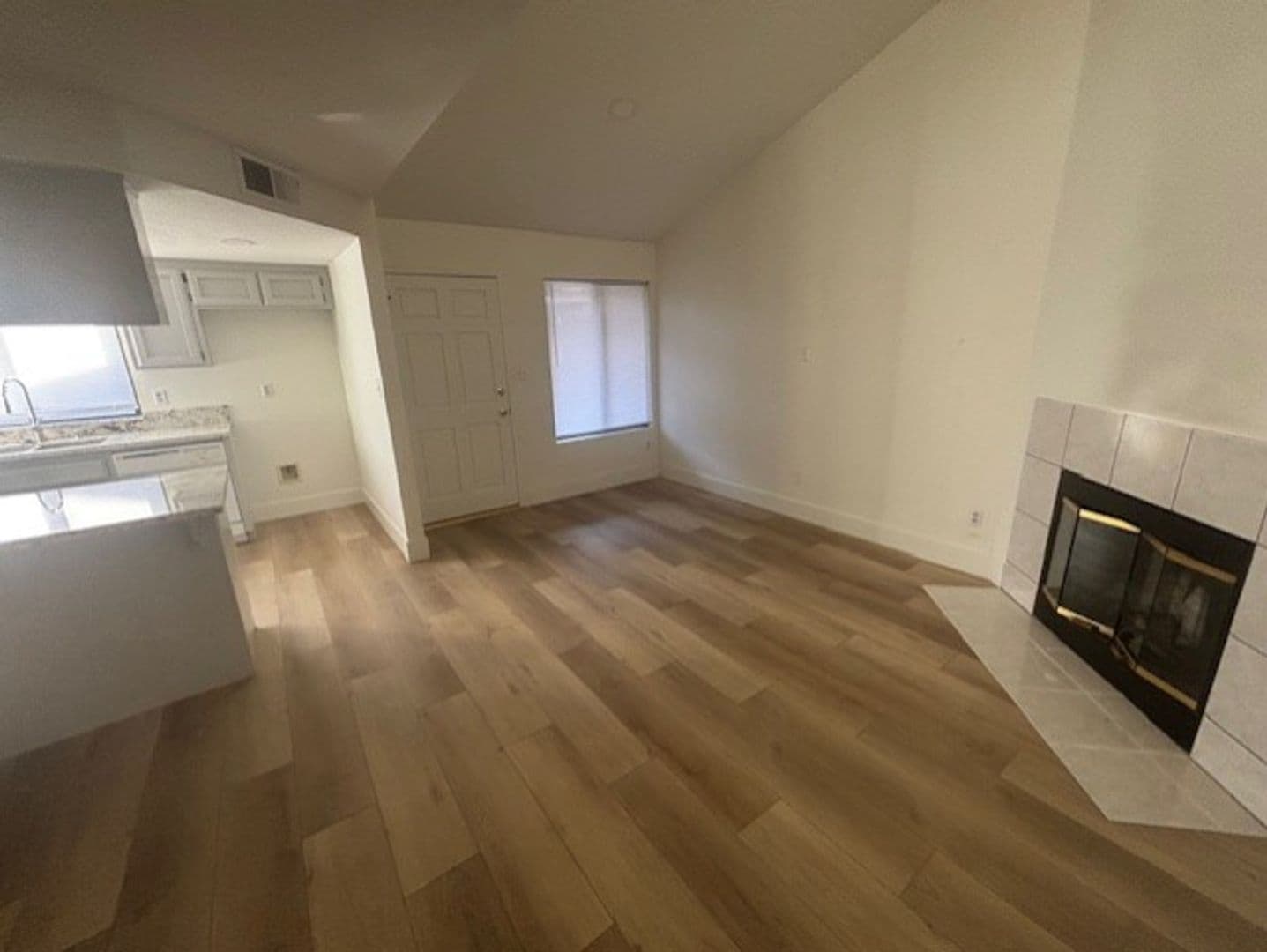 BAKERSFIELD Townhome: 817 QUAIL LN # 13