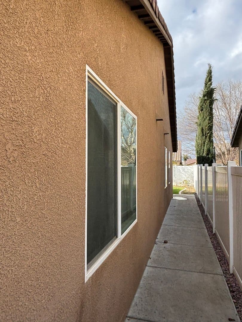 BAKERSFIELD House: 14802 YELLOW LUPINE DR.
