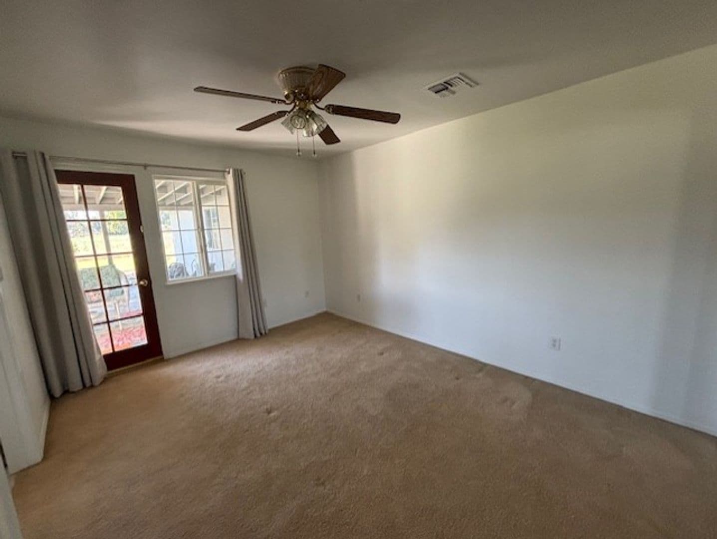 BAKERSFIELD House: 1555 KUHIO ST.