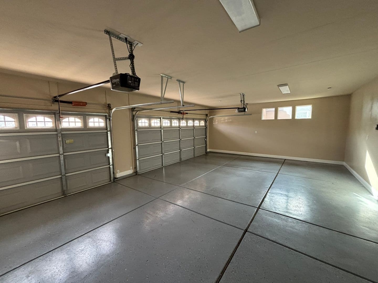 BAKERSFIELD House: 14802 YELLOW LUPINE DR.