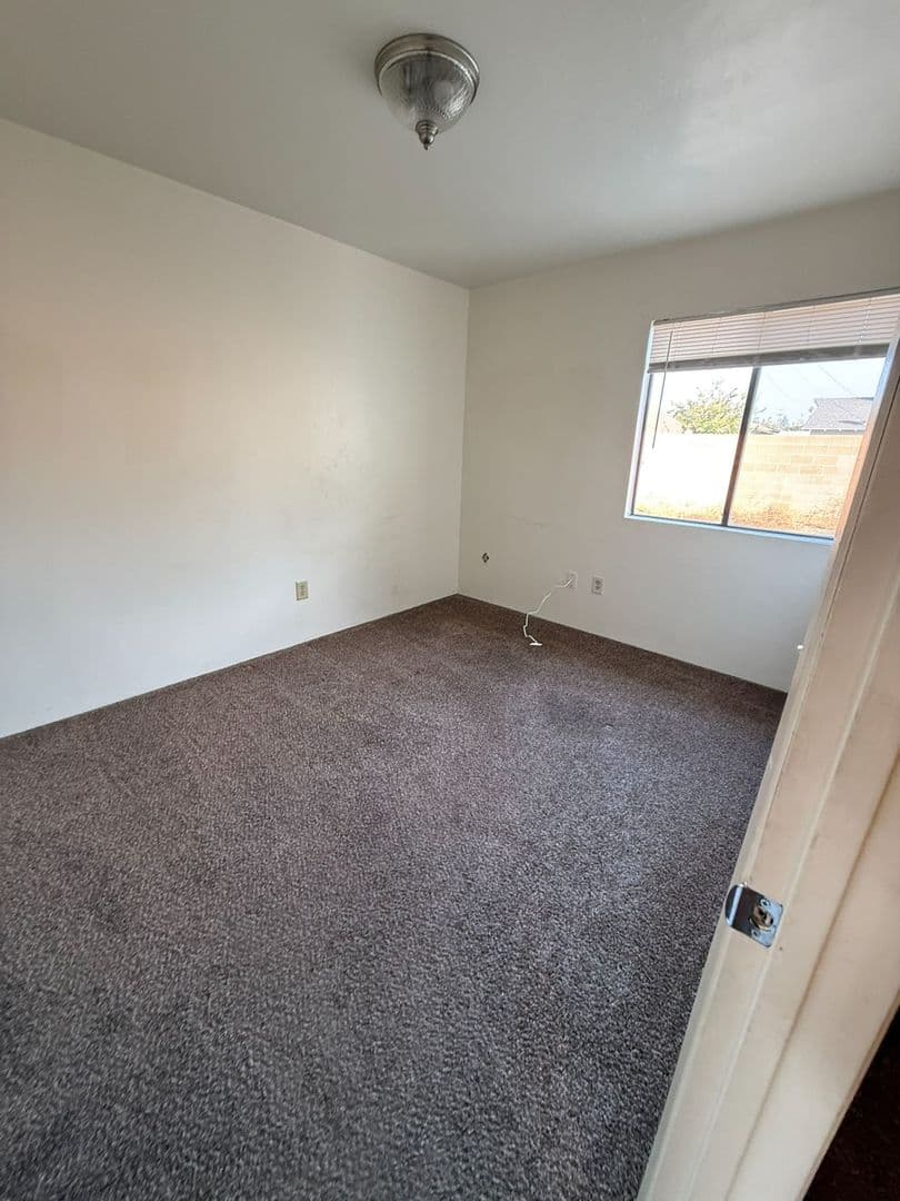 BAKERSFIELD Apartment: 2428 ERIC WAY
