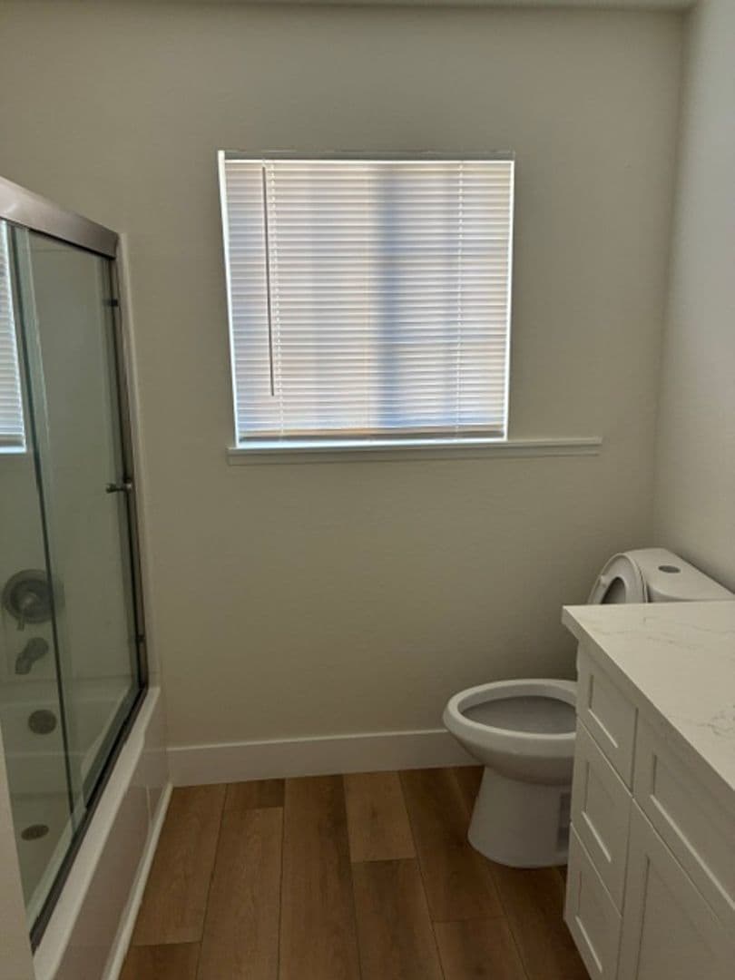 BAKERSFIELD House: 6112 HERB WAY