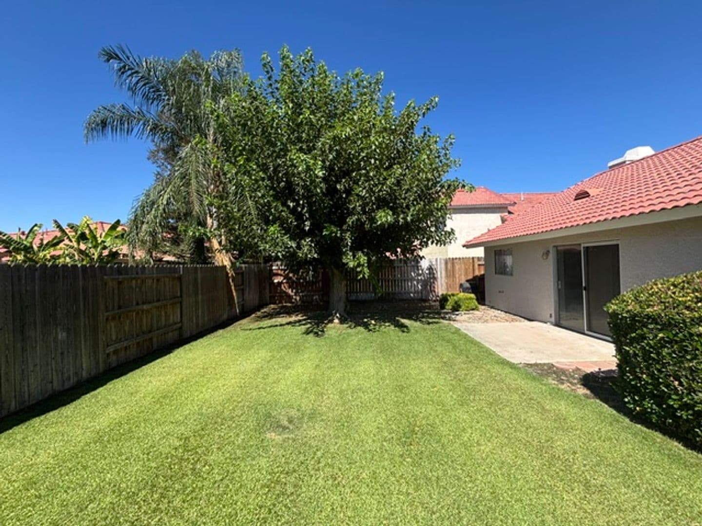 BAKERSFIELD House: 11009 BAHIA CT