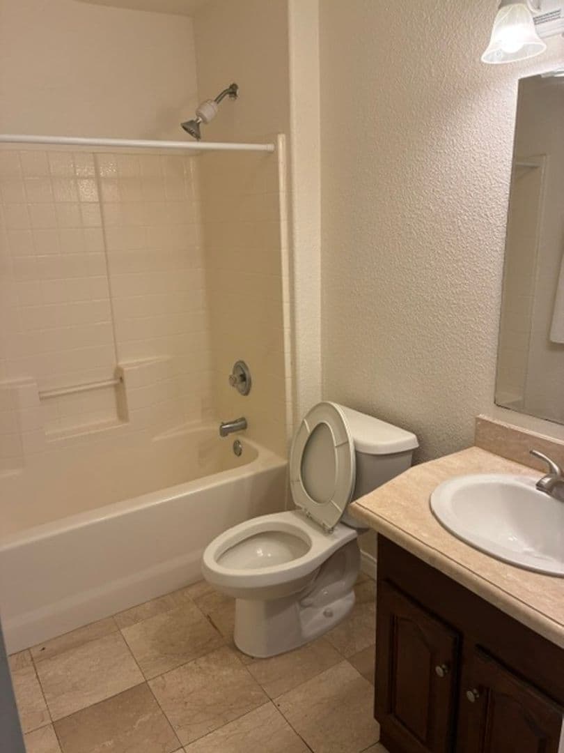 Bakersfield House: 2706 Trentino Ave.