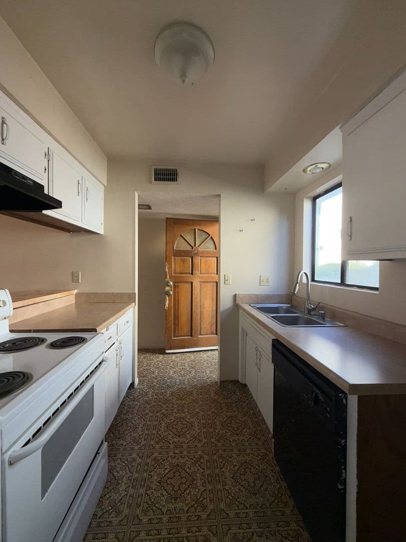 BAKERSFIELD Apartment: 4501 ISLA VERDE ST (A-D)