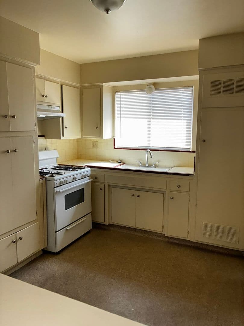 BAKERSFIELD Apartment: 226 STINE RD