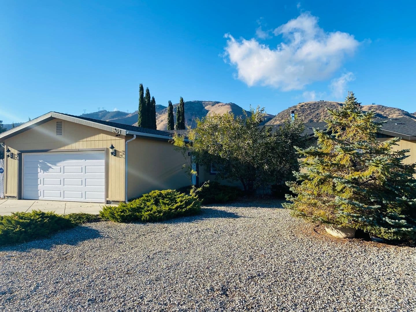 LEBEC House: 801 CUDDY CANYON RD