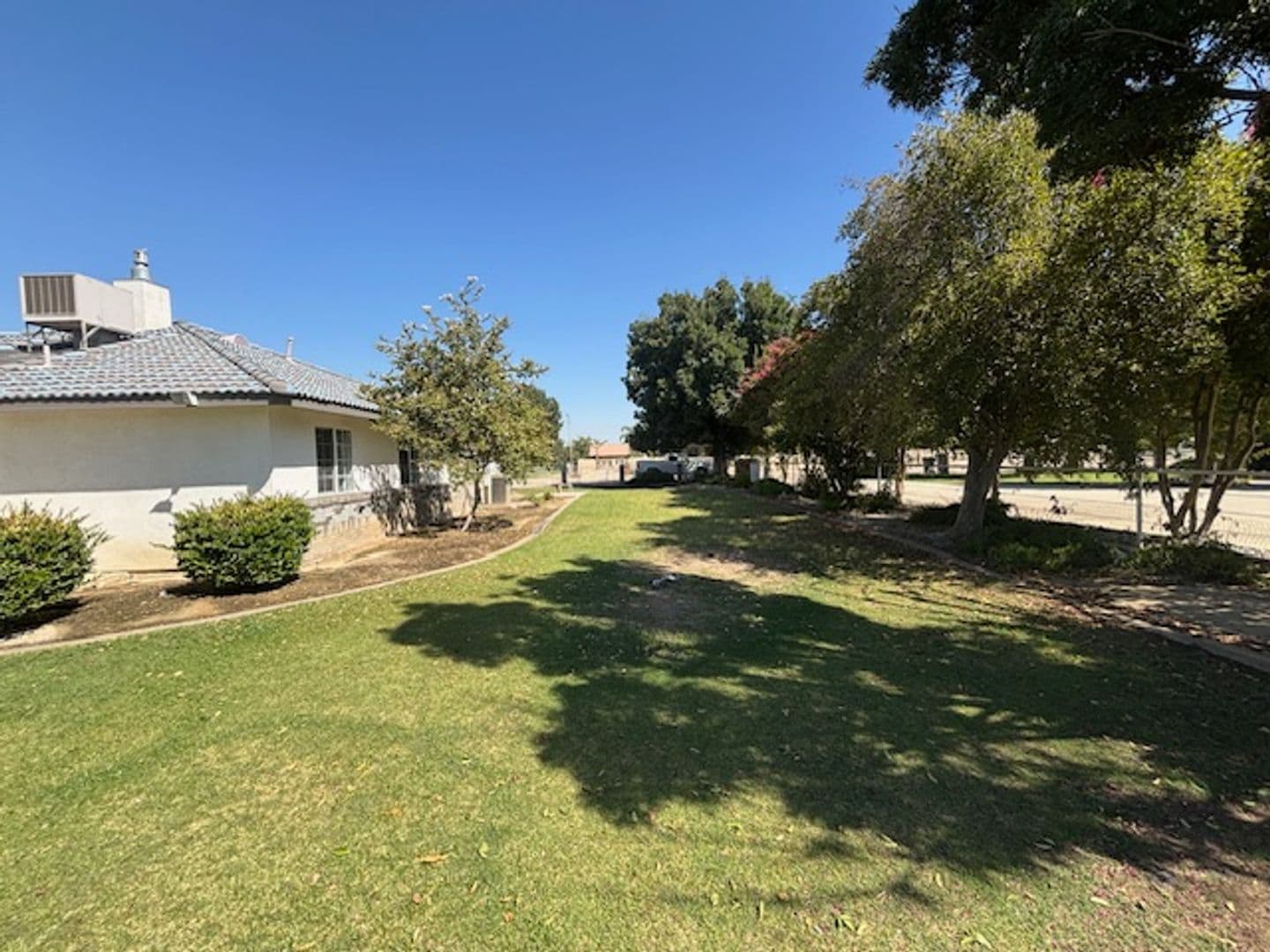 BAKERSFIELD House: 1555 KUHIO ST.