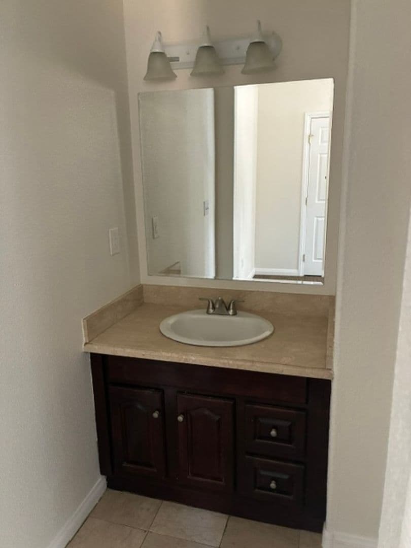 Bakersfield House: 2706 Trentino Ave.