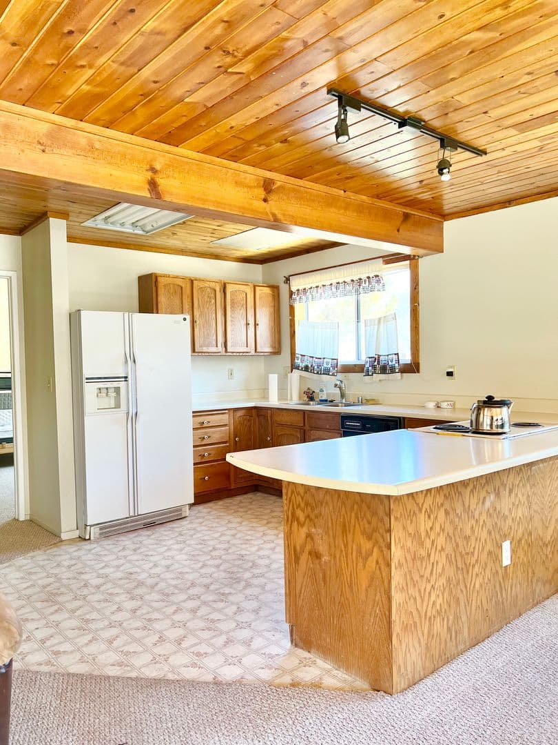 PINE MOUNTAIN CLUB House: 16420 HURON DR