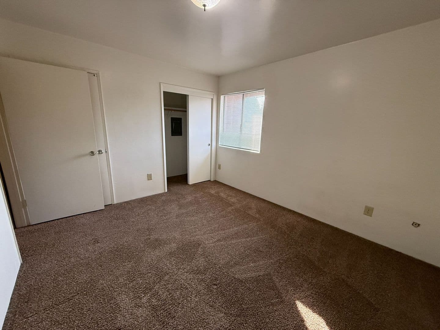 BAKERSFIELD Apartment: 2428 ERIC WAY