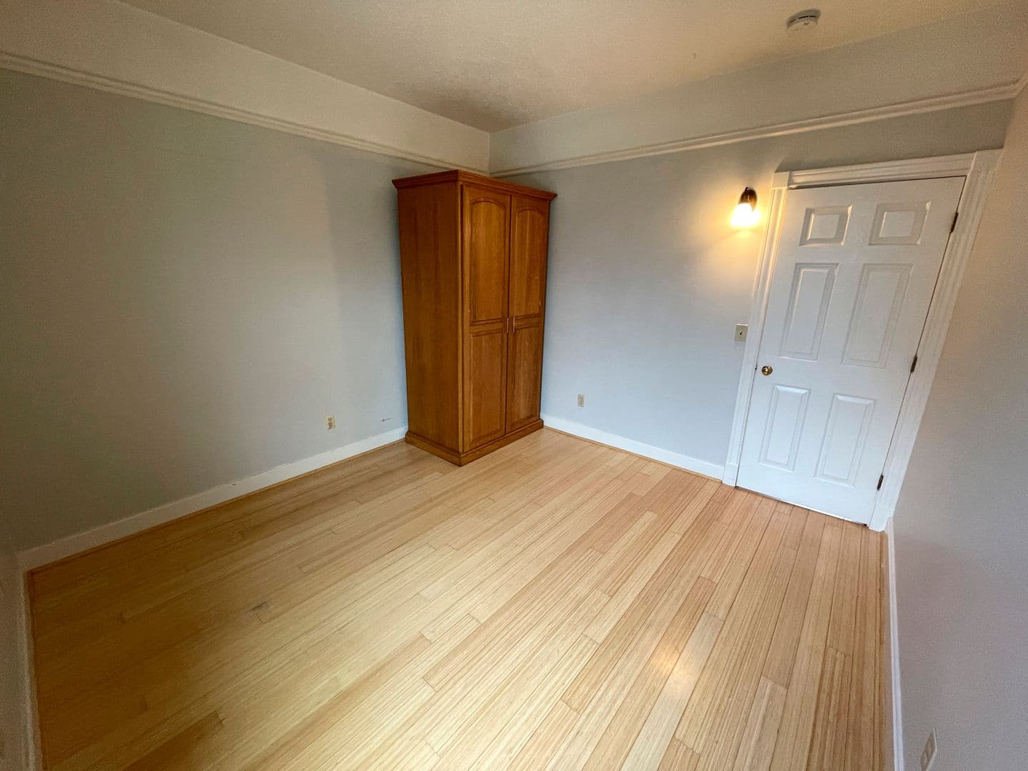 Portland Apartment: 2606 SE Pine Street