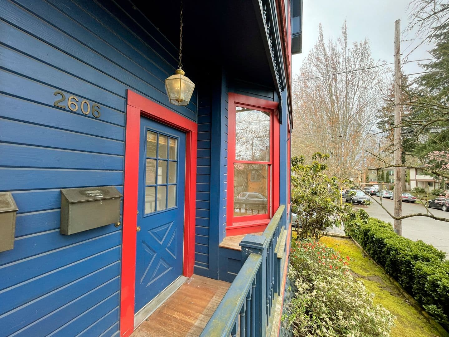 Portland Apartment: 2606 SE Pine Street