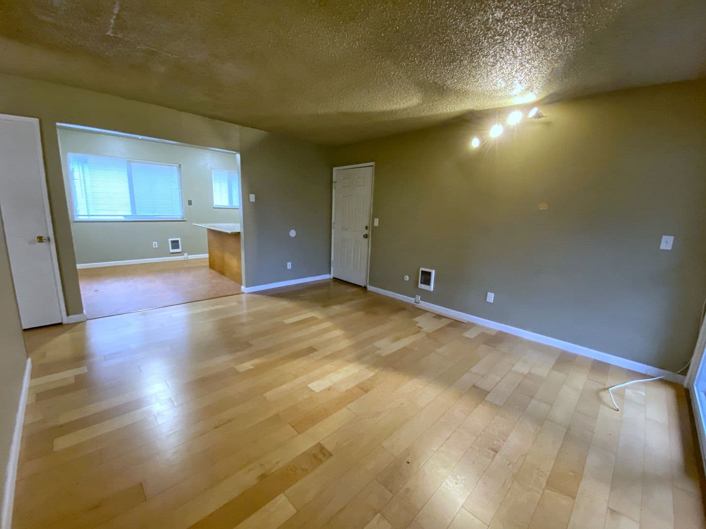 Portland Apartment: 2230 NE 15th Avenue