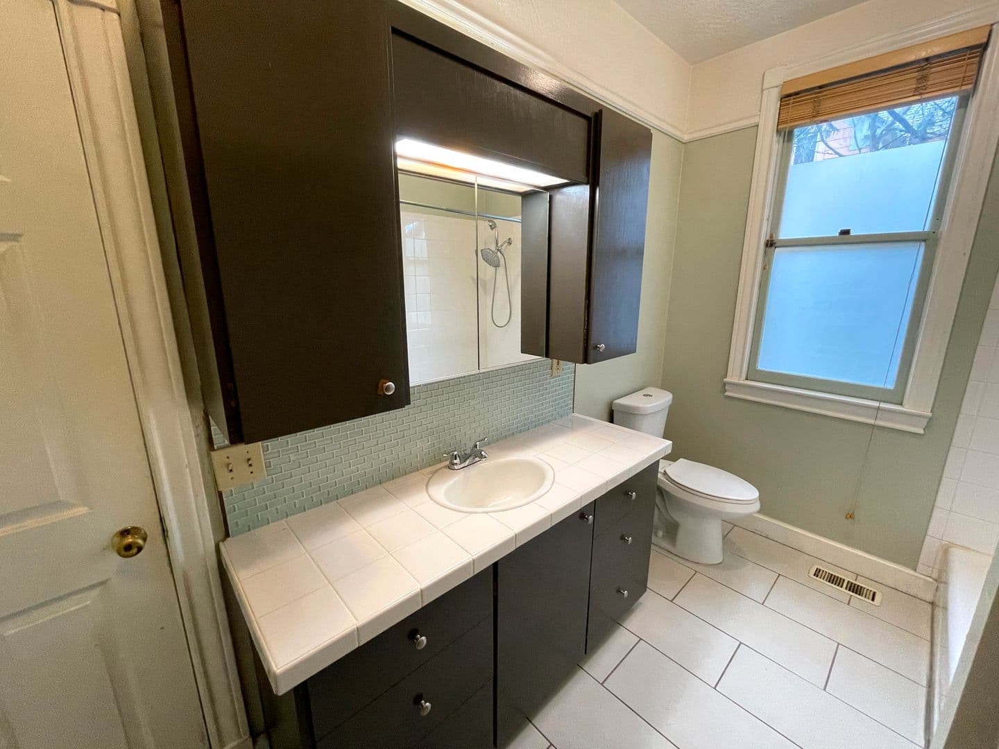 Portland Apartment: 2606 SE Pine Street