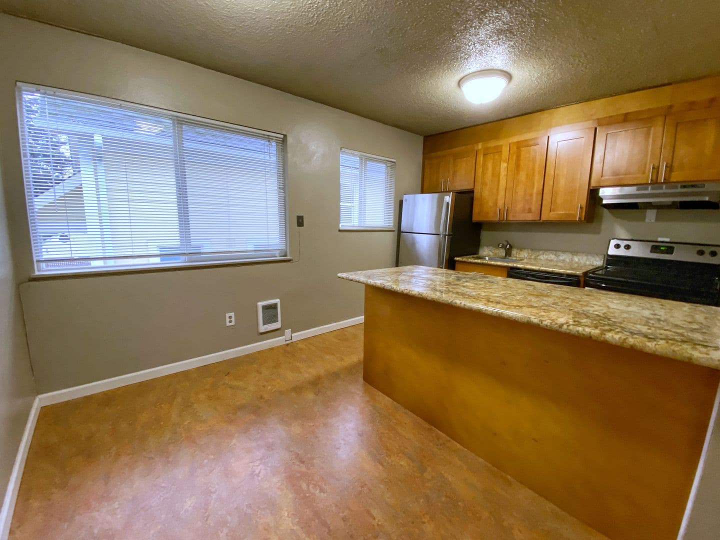 Portland Apartment: 2230 NE 15th Avenue