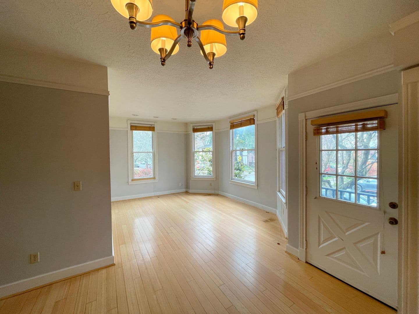 Portland Apartment: 2606 SE Pine Street