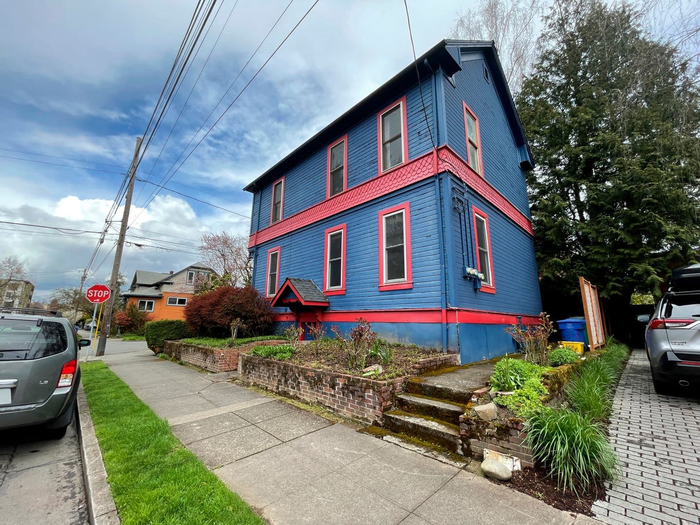 Portland Apartment: 2606 SE Pine Street