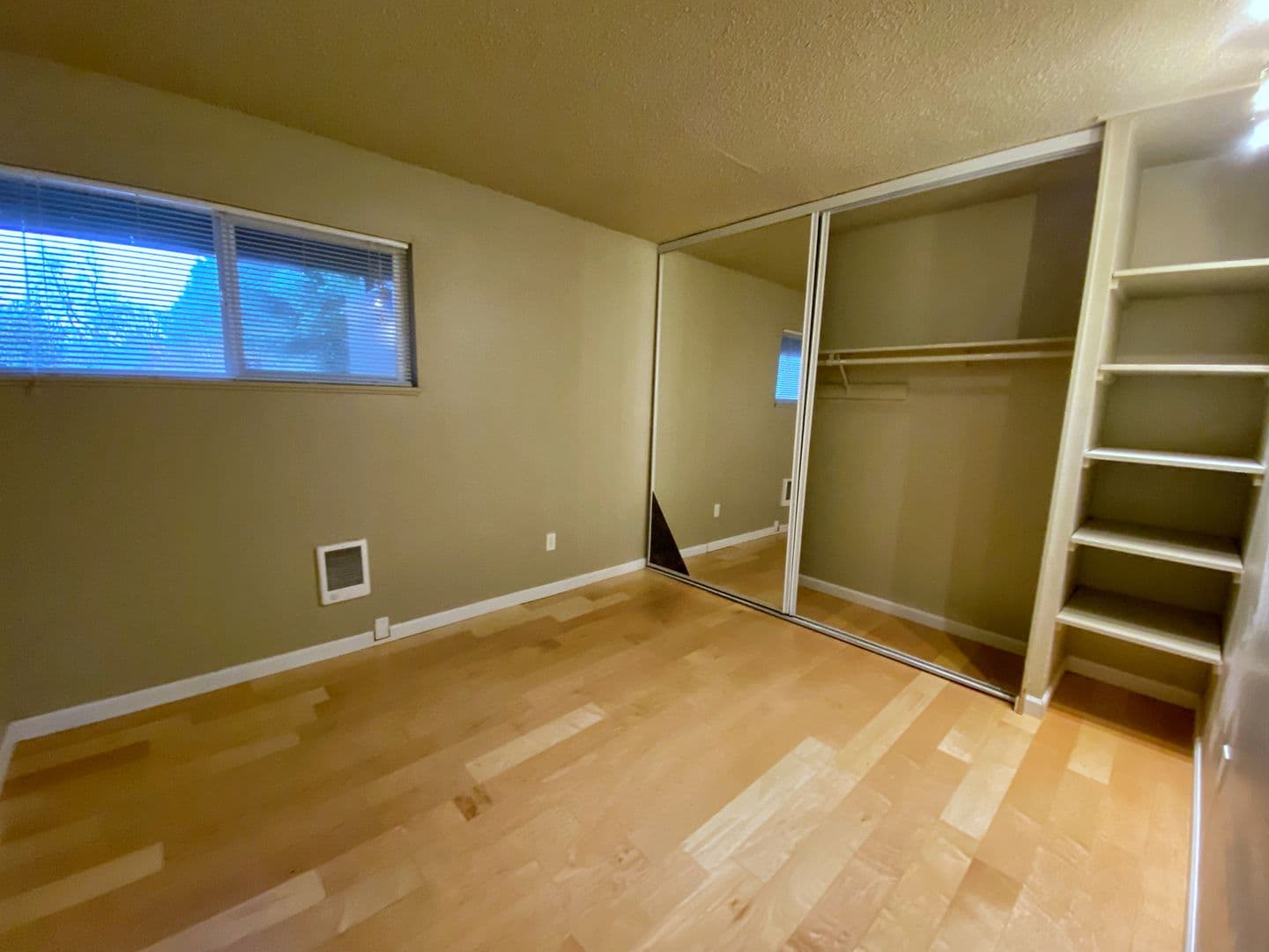 Portland Apartment: 2230 NE 15th Avenue