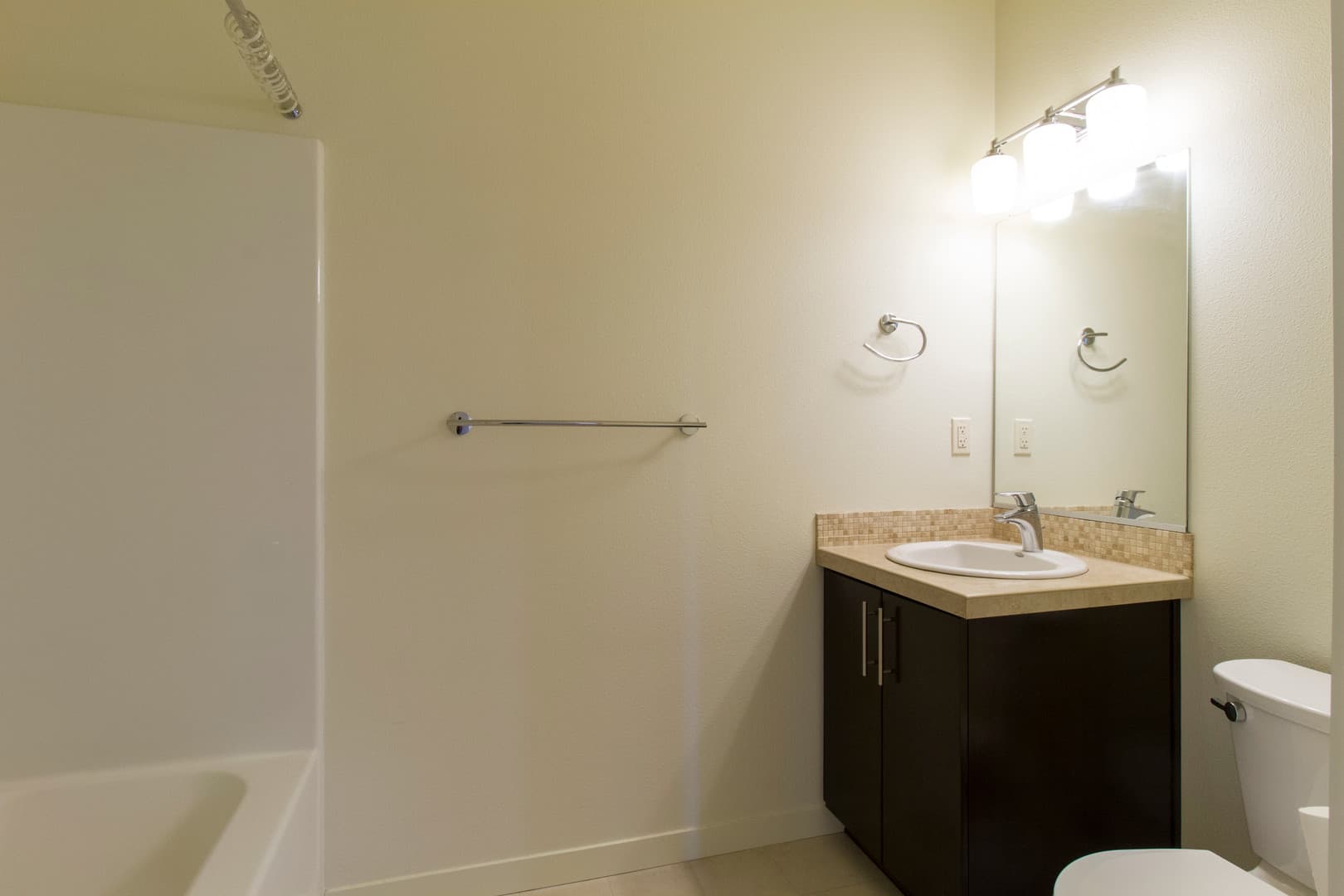 Beaverton Condo: 13925 SW Meridian St. #402