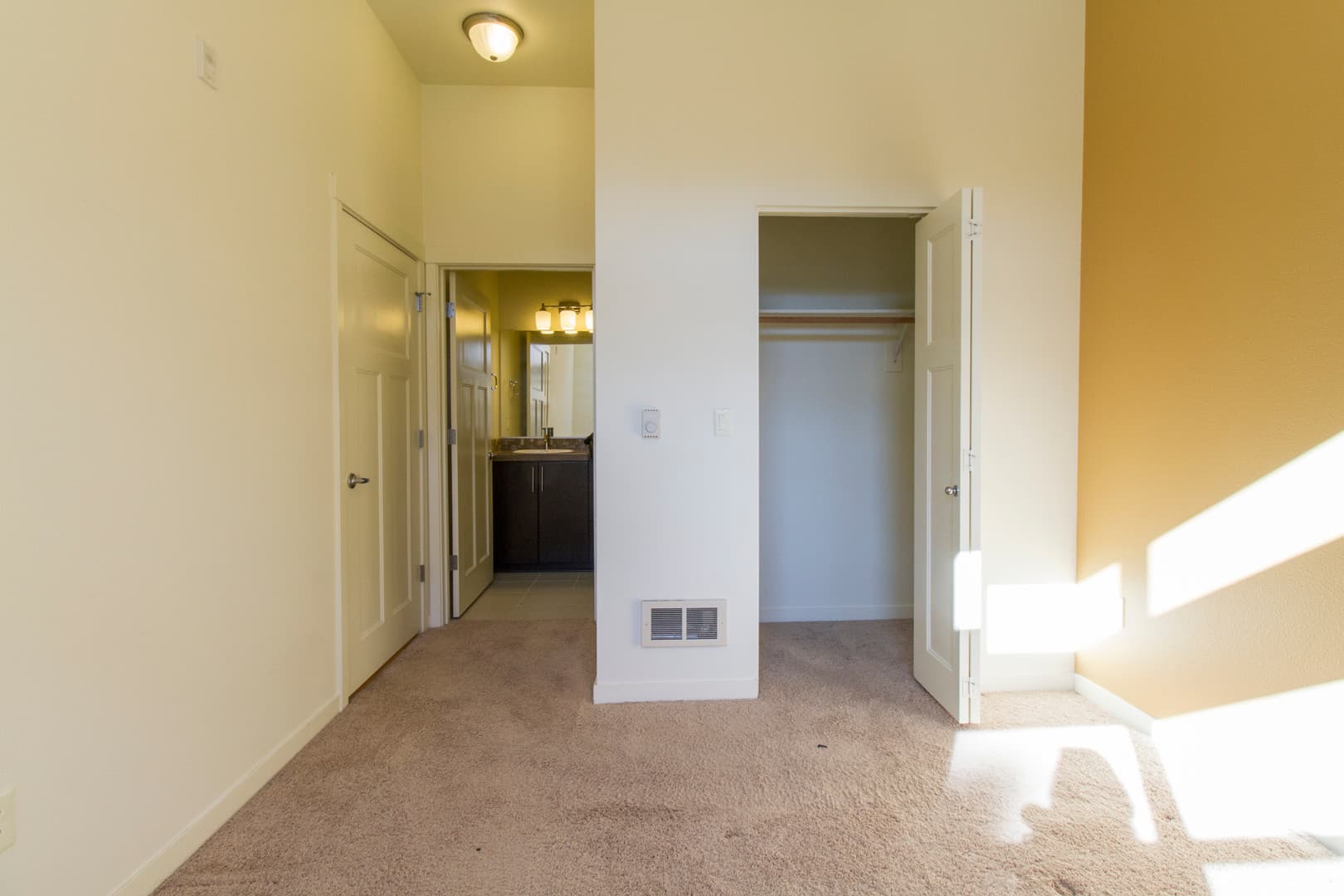 Beaverton Condo: 13925 SW Meridian St. #402