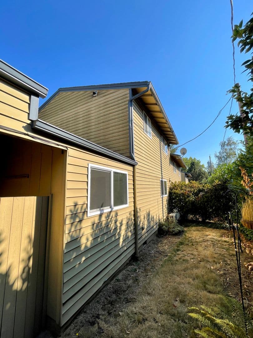Portland Apartment: 6611 SW Canyon Ln
